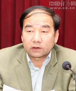 原任地委副书记,行署专员巨艾提·伊明在今年1月14日新疆维吾尔