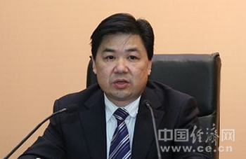 王吉德接替李仲为任陕西省工商局长图简历